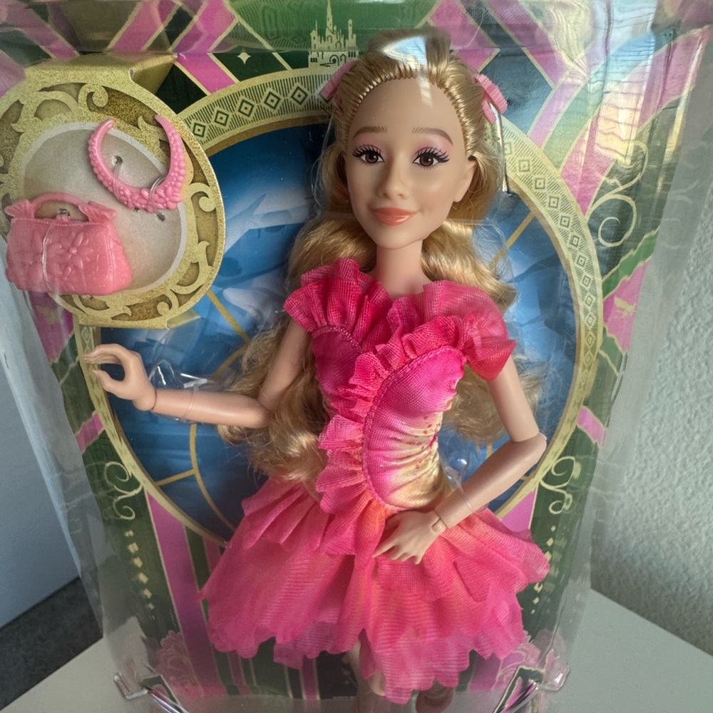 GLINDA OZDUST BALLROOM Mattel Wicked Movie 11" Fashion Doll IN HAND!!! - Picture 4 of 10